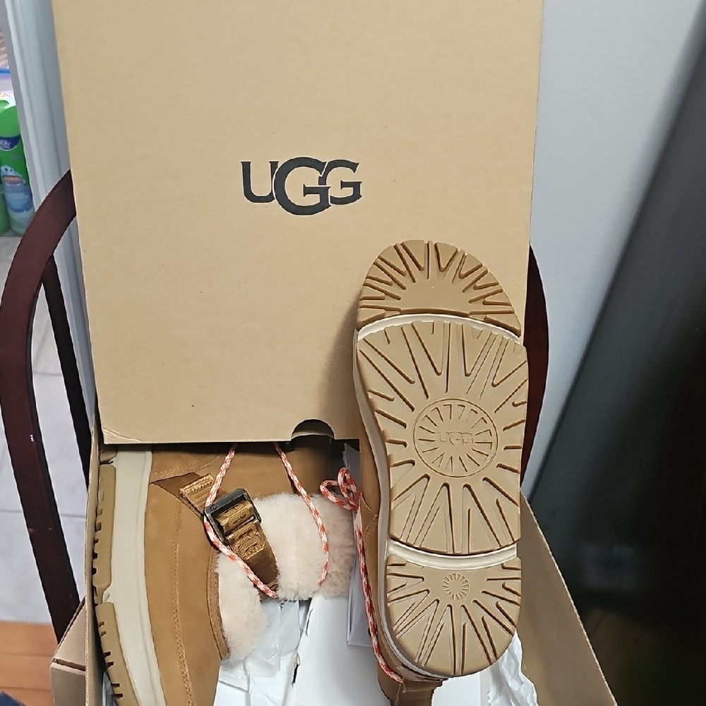 UGG Classic Weather Hiker Boots - Brown and Cream - Picture 4 of 4